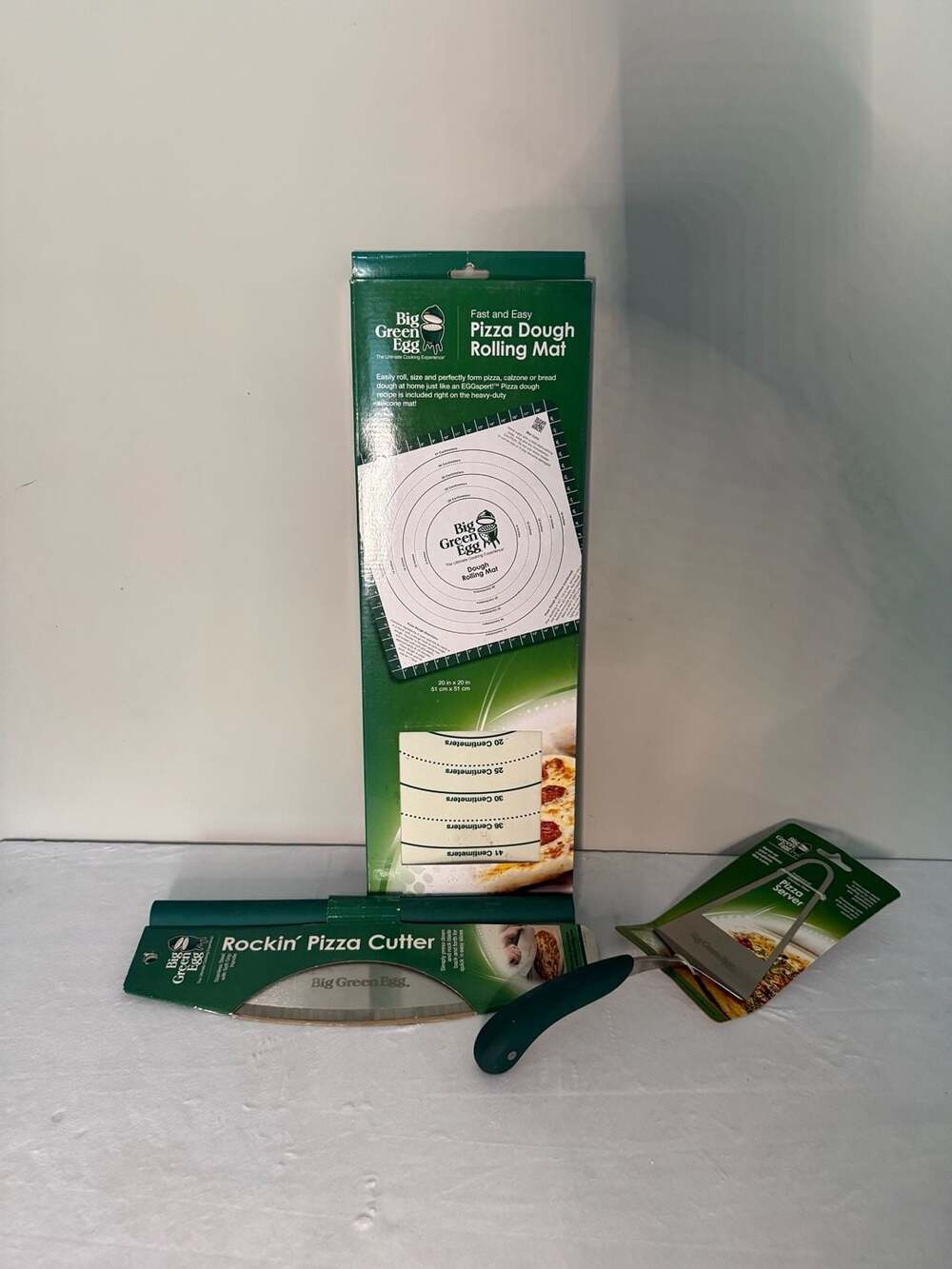 Big Green Egg Pizza Accessory Set Dough Mat Rockin’ Cutter Pizza Server New